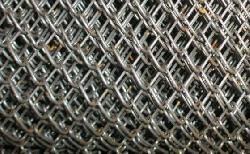 Сетка плетеная неоцинкованная "рабица" 20х20 Д-1,2 (рул 1,5*10 м) картинка
